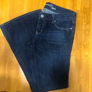 American Eagle Womens size 6, Real Flare Jeans